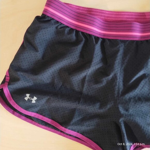 Under armour shorts pink and maroon with underwear activewear size small running - Picture 7 of 9